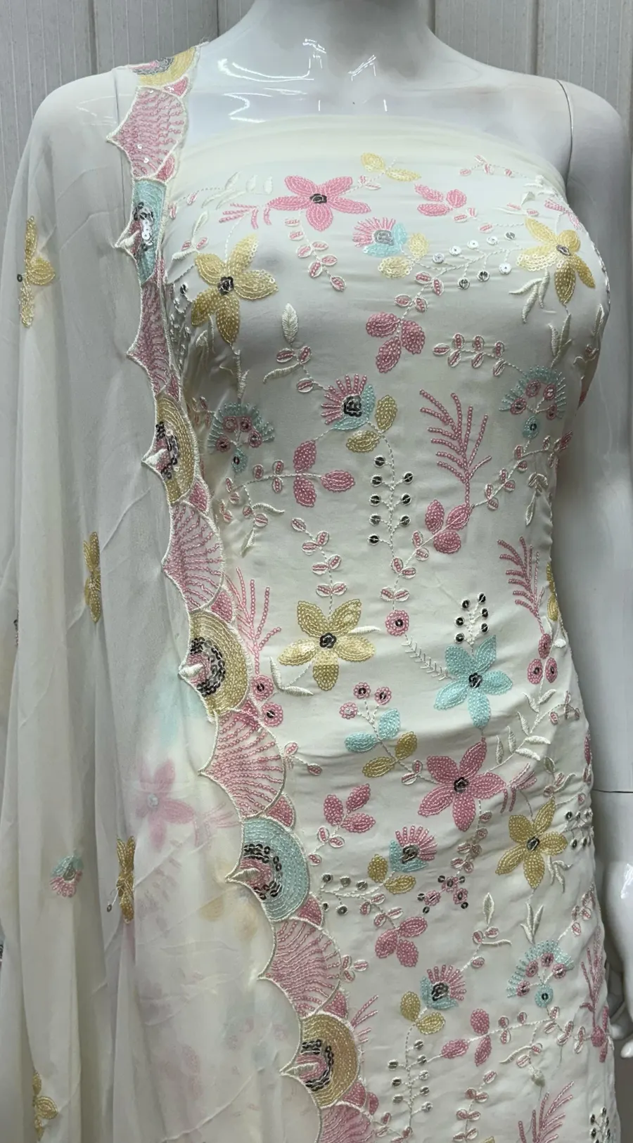 Blockbuster Hit Collection – Elegant Georgette Silk Ensemble